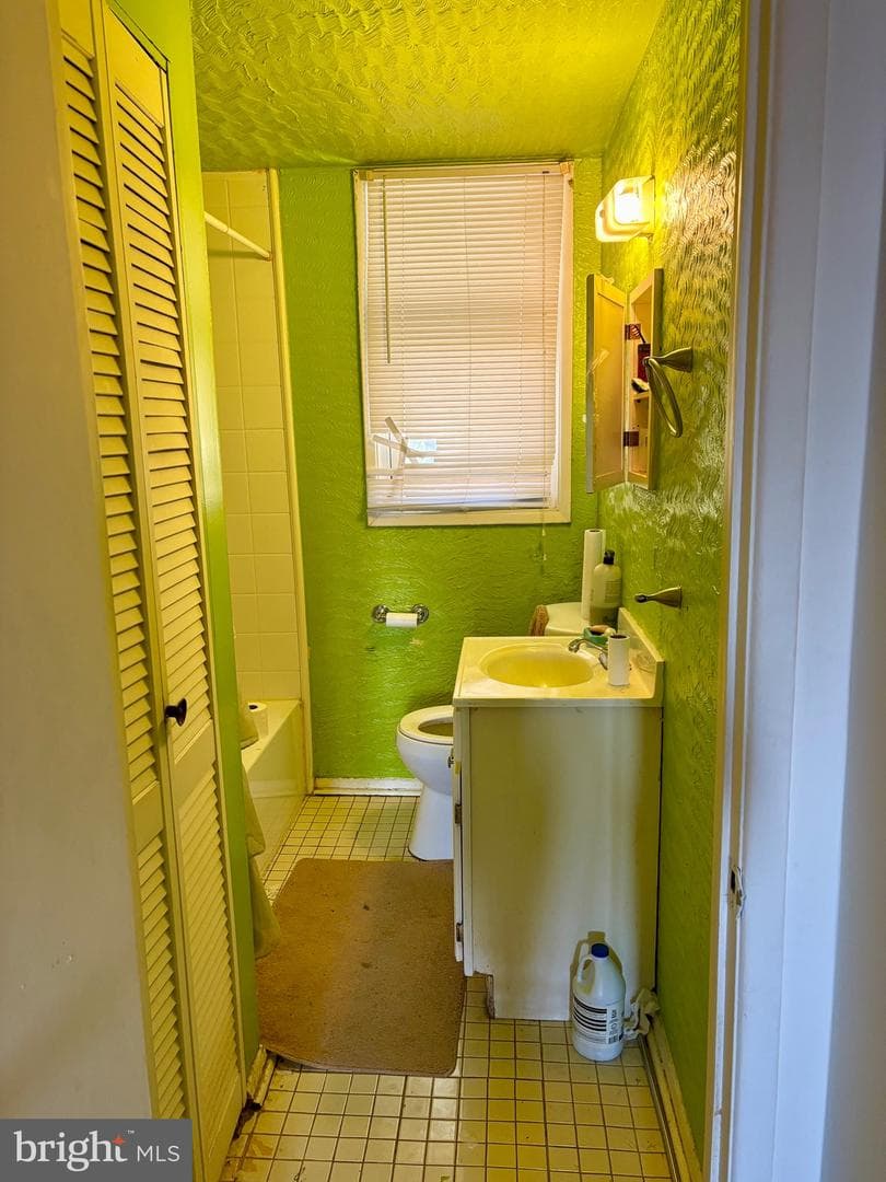 4541 The Strand photo 6