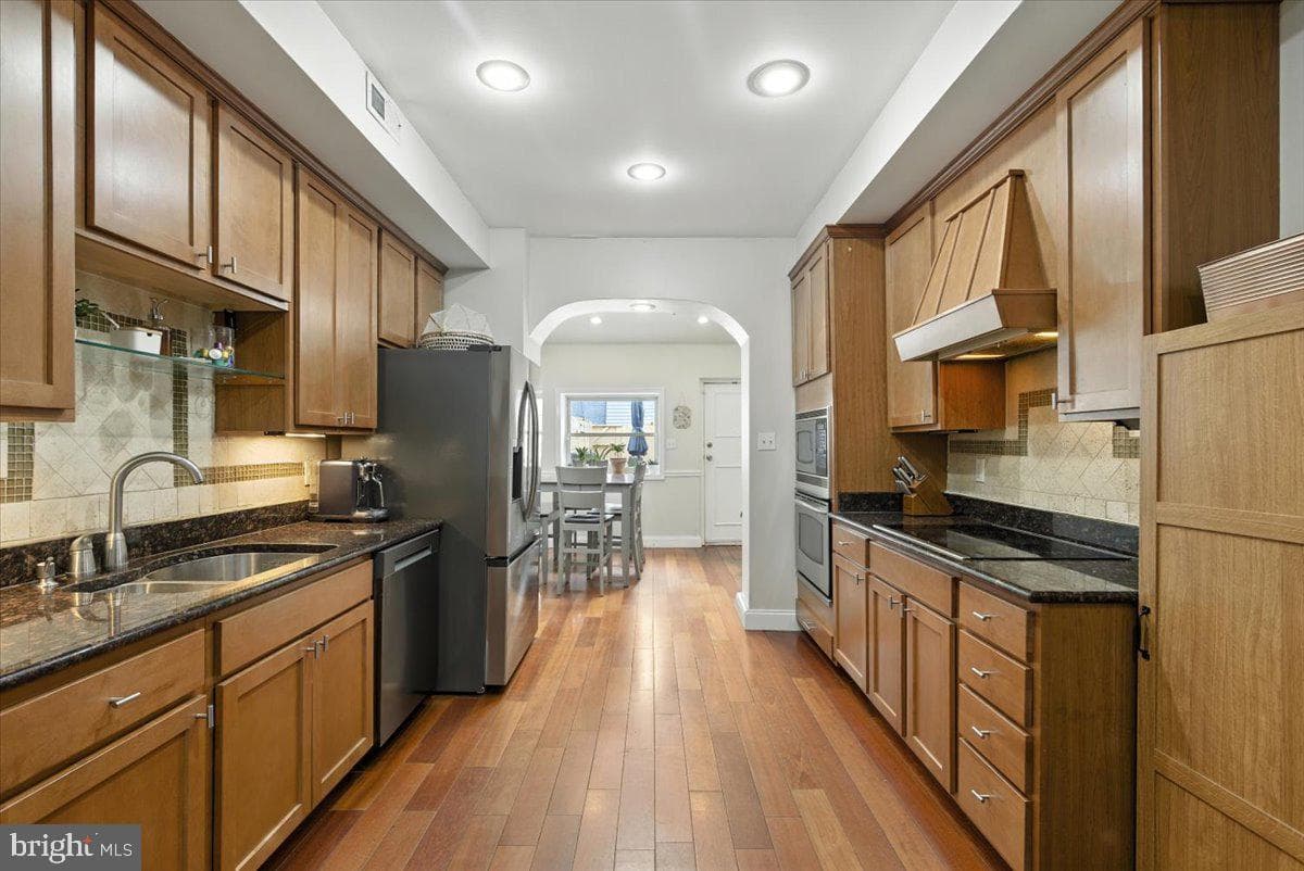1711 S Hanover Street photo 9