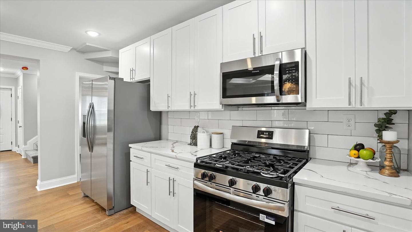 4703 Post Road photo 11