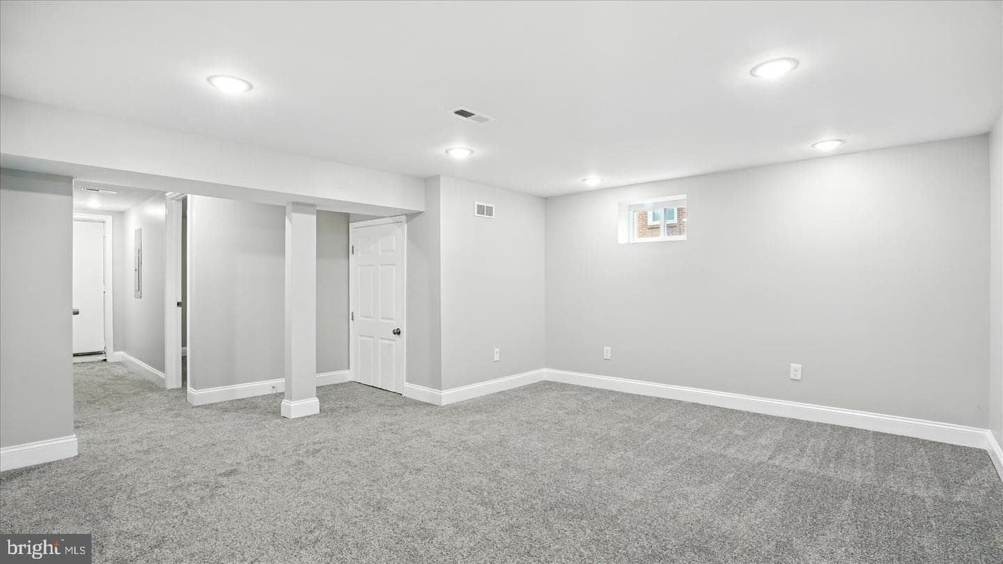 4703 Post Road photo 18