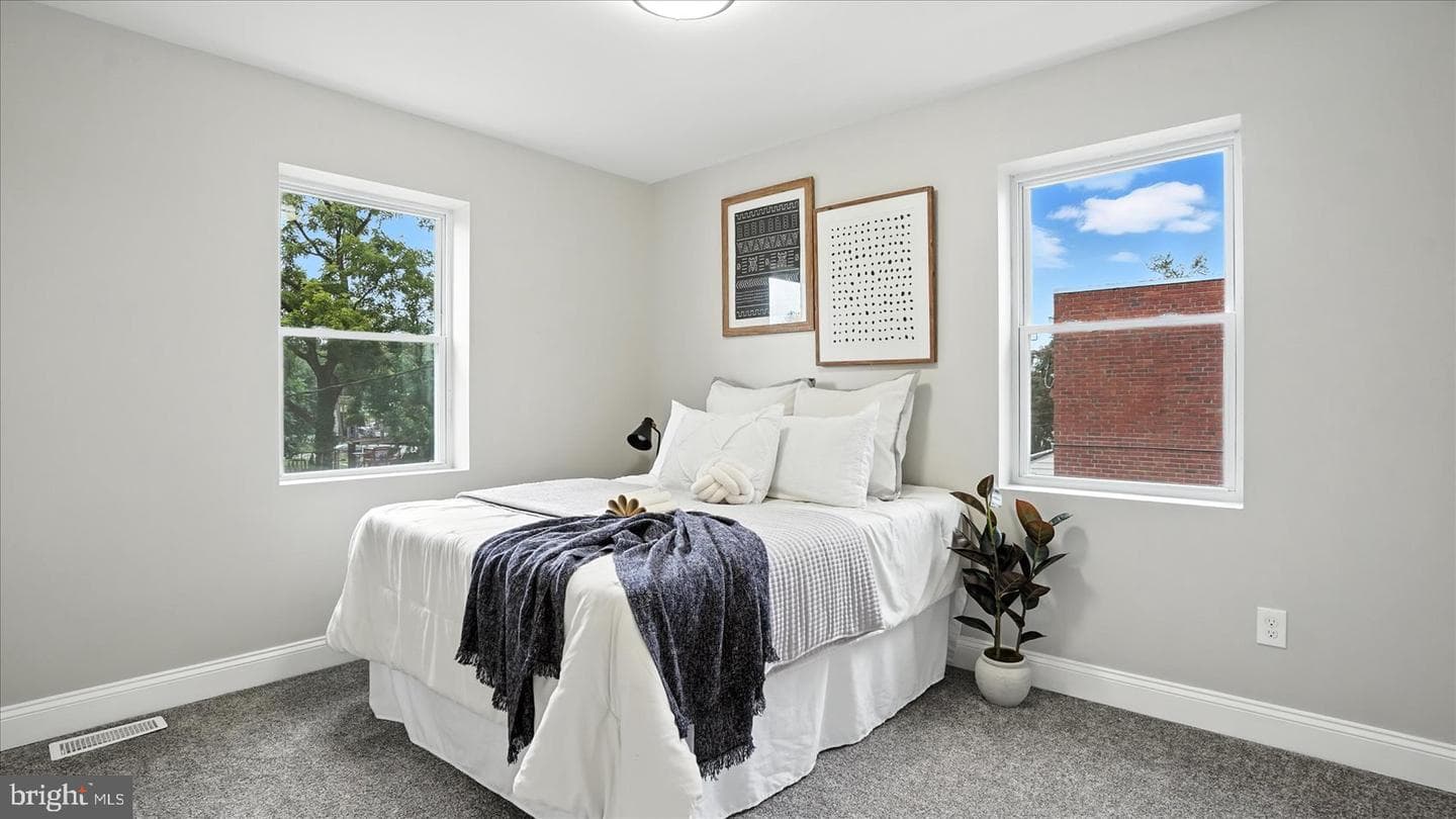 4703 Post Road photo 25