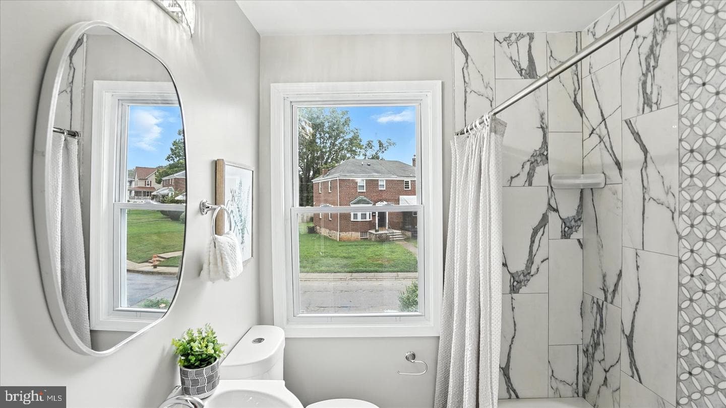 4703 Post Road photo 32