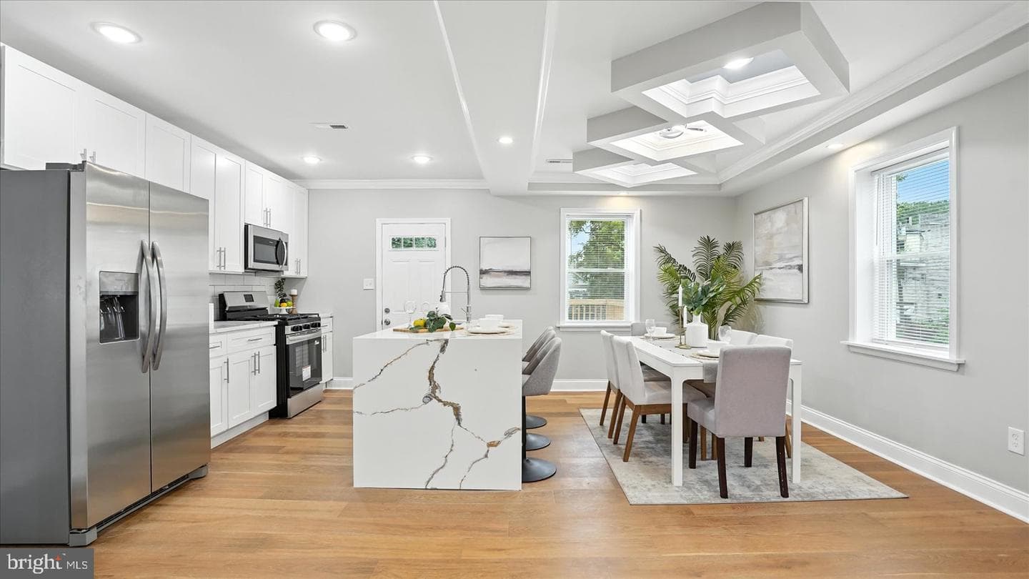 4703 Post Road photo 6