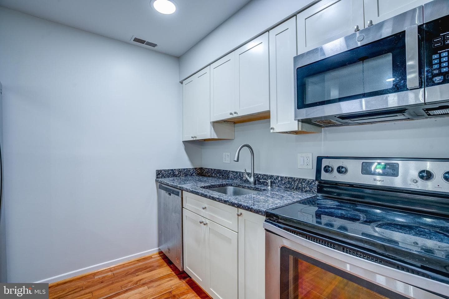 506 S Charles Street #r92 photo 8