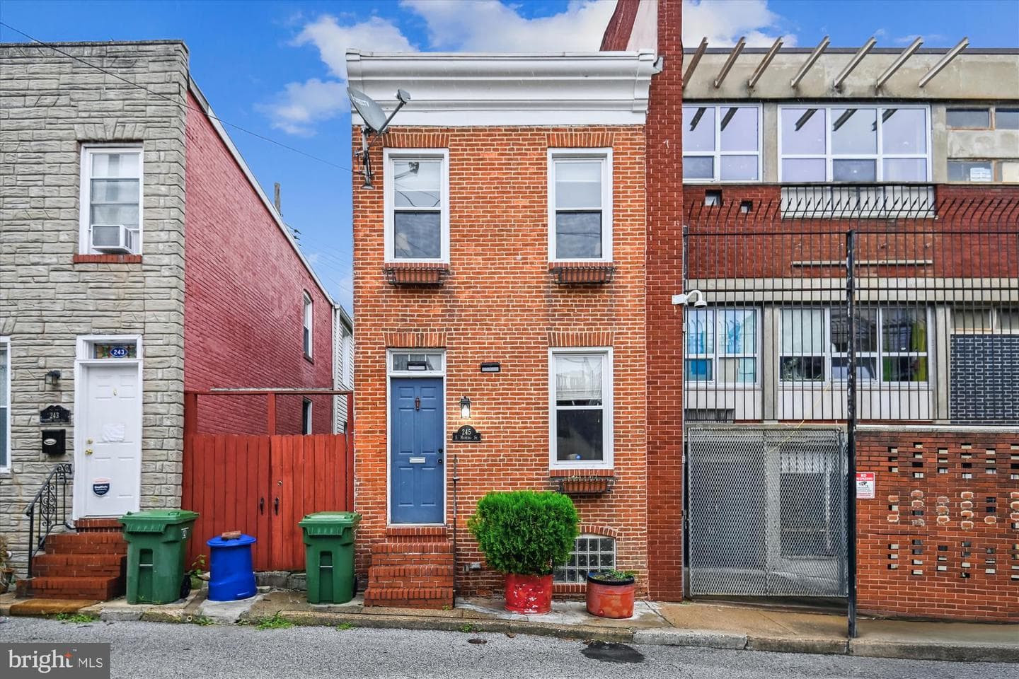 245 S Madeira Street photo 3