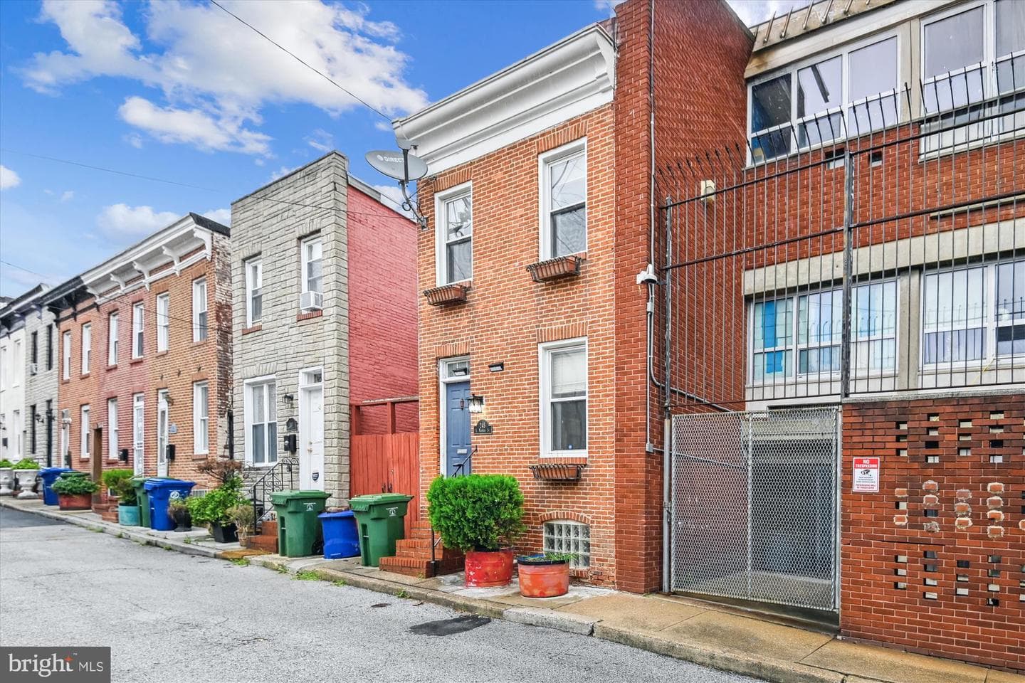 245 S Madeira Street photo 4