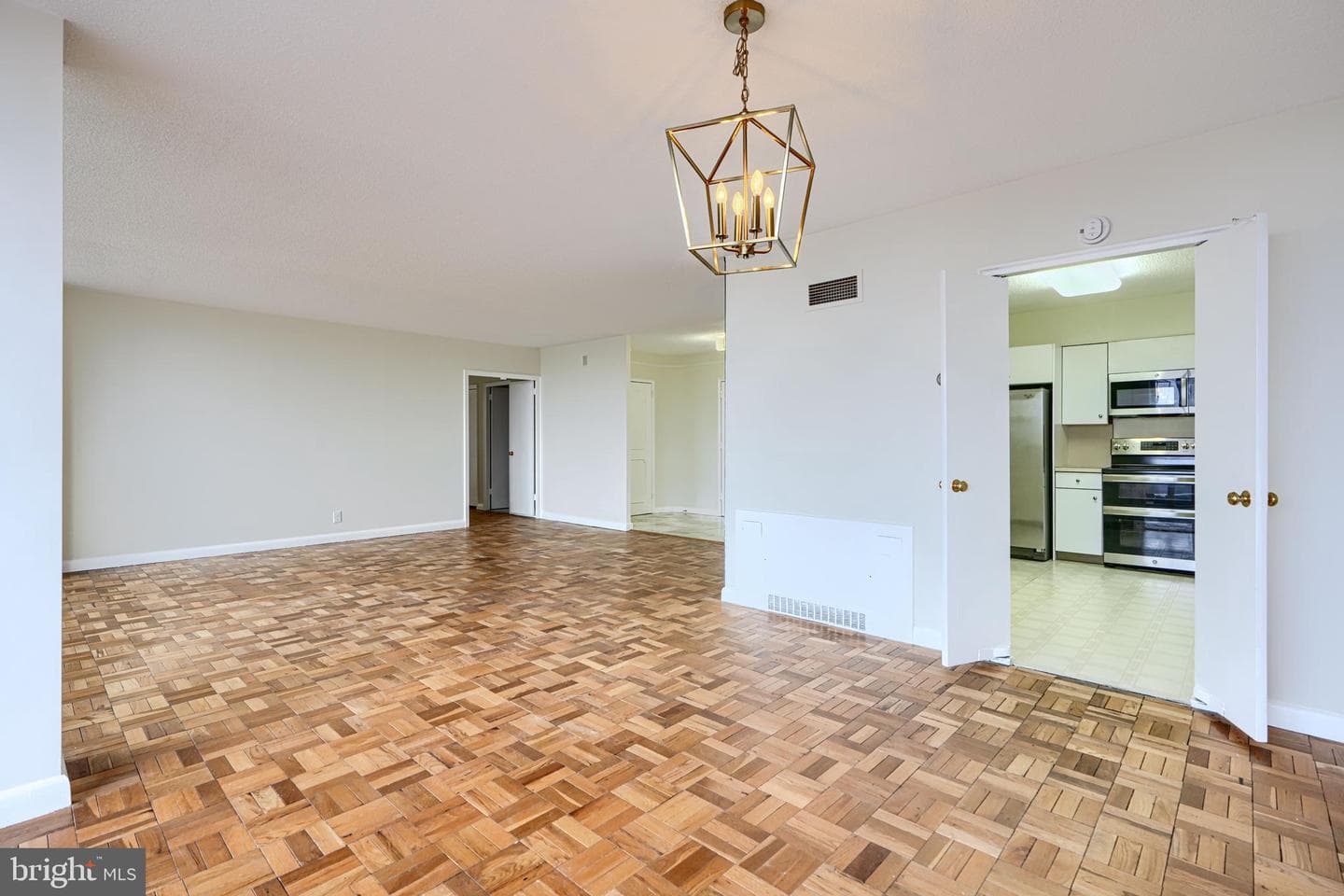 7111 Park Heights Avenue #709 photo 12