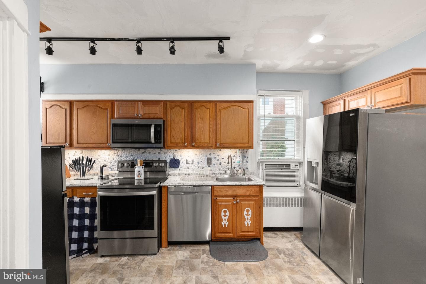 4614 White Avenue photo 8