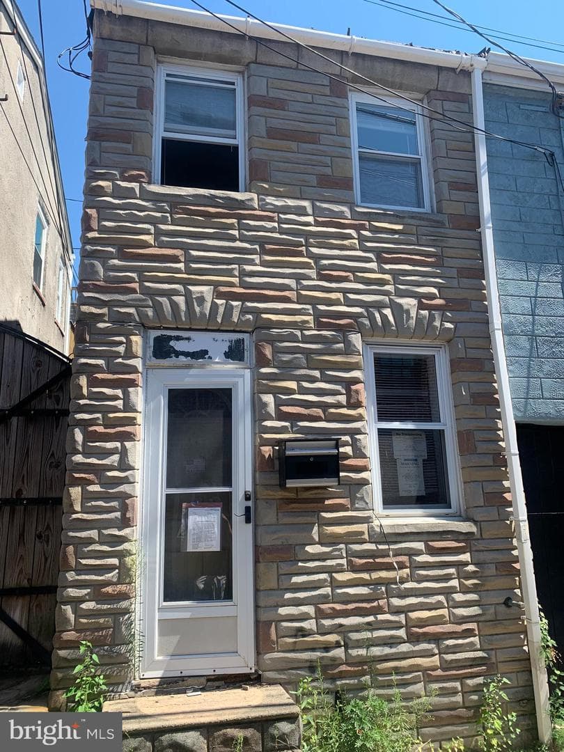233 S Chapel Street photo 1
