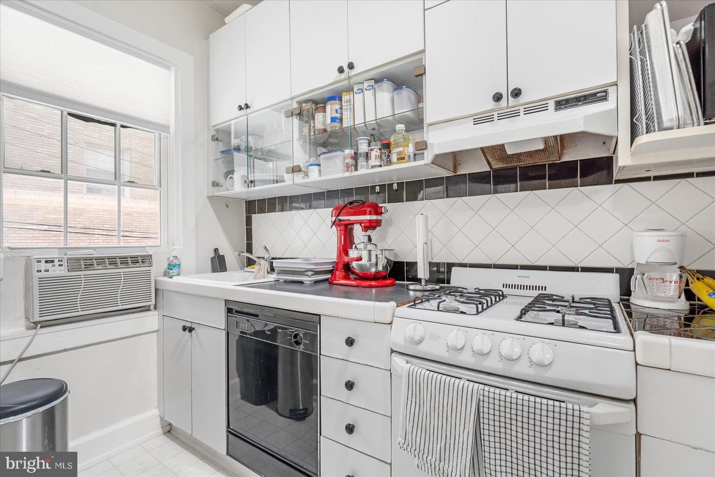 103 W 39th Street W #e2 photo 5