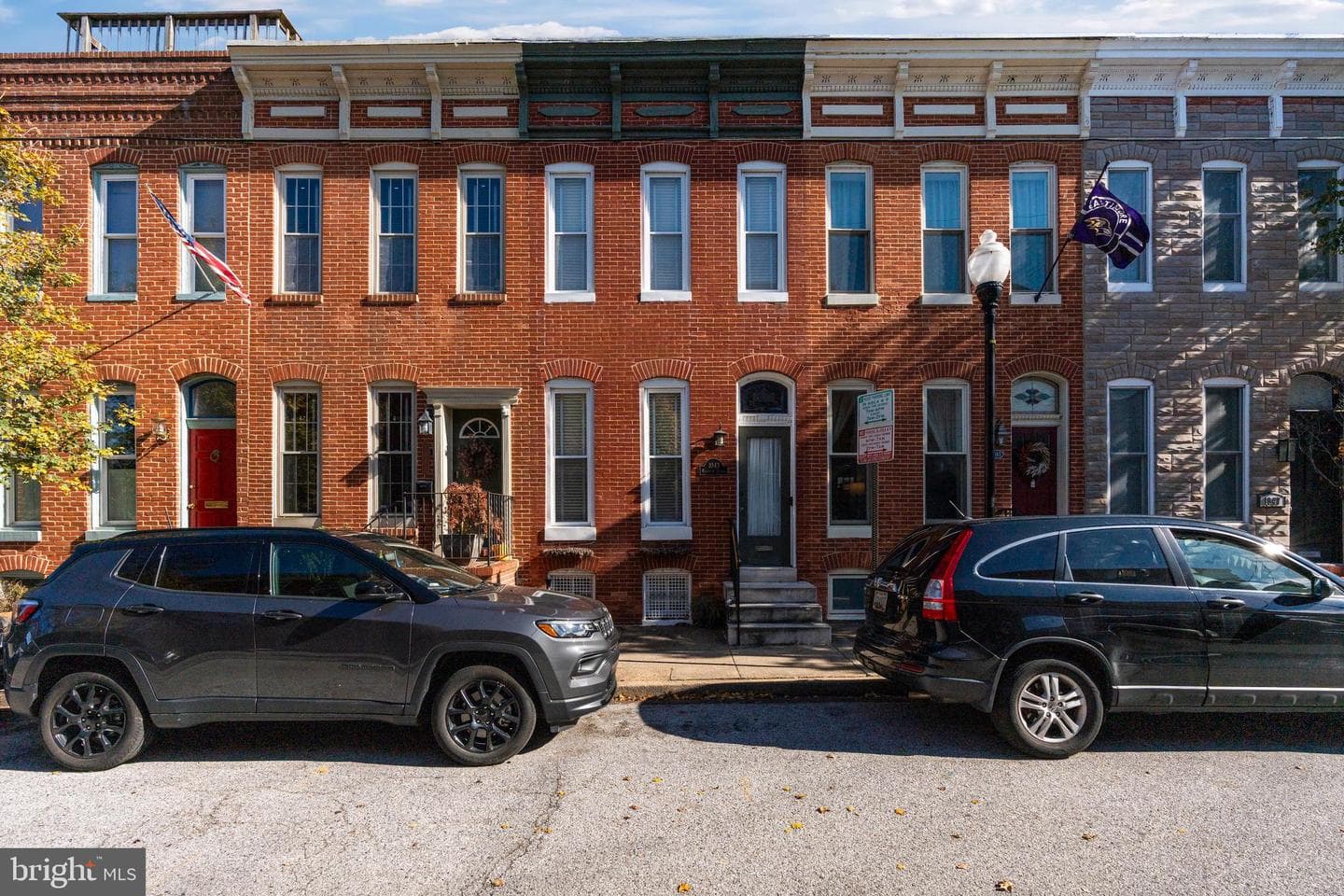 1043 Riverside Avenue photo 1