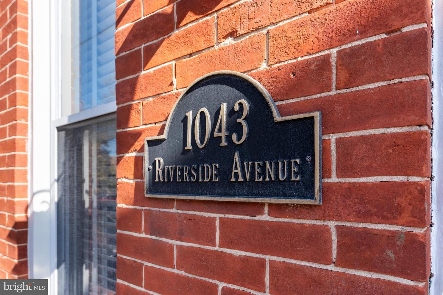 1043 Riverside Avenue photo 2