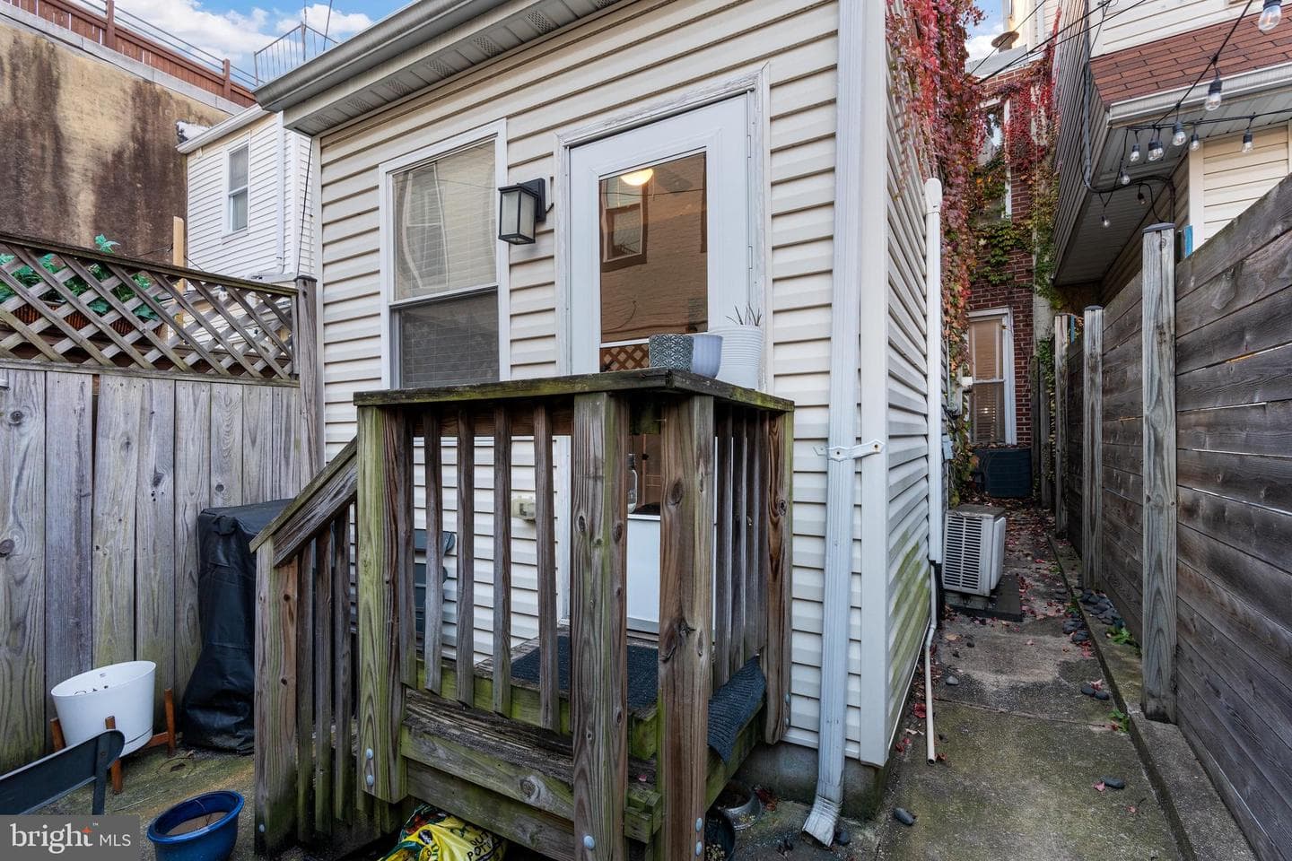 1043 Riverside Avenue photo 32