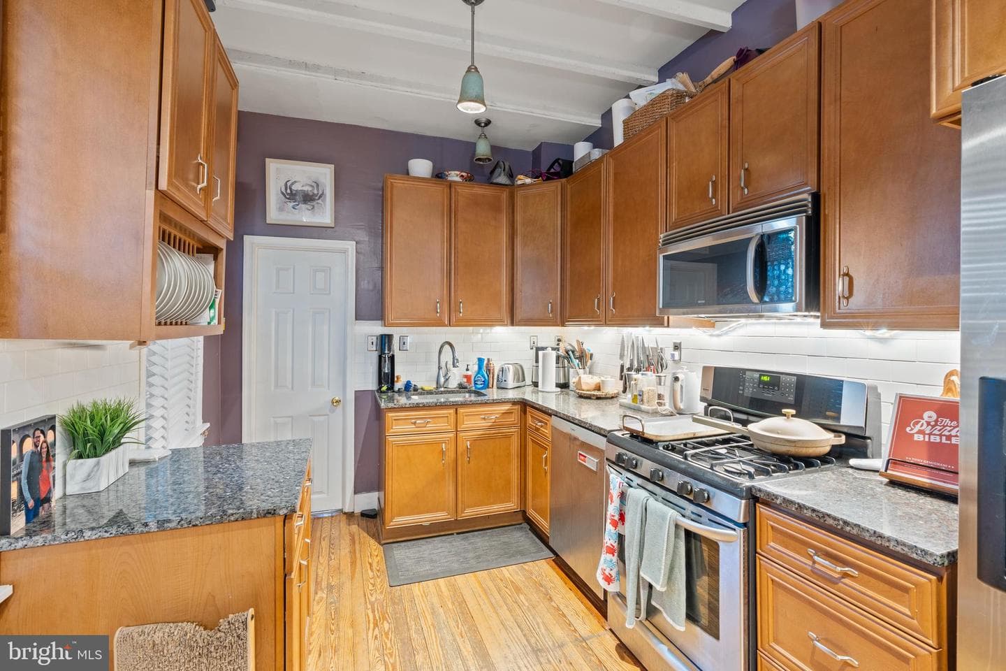 1043 Riverside Avenue photo 4