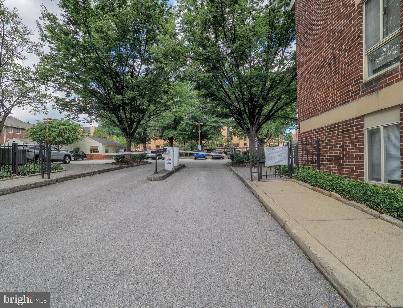 612 S Charles Street S #r 36 photo 25