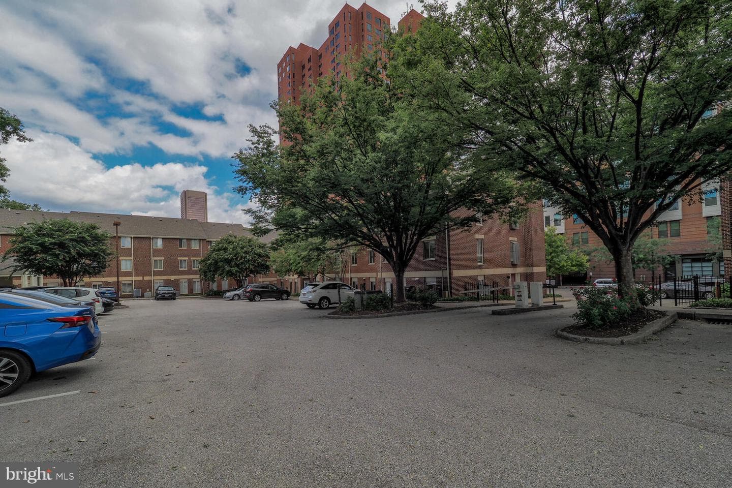 612 S Charles Street S #r 36 photo 26