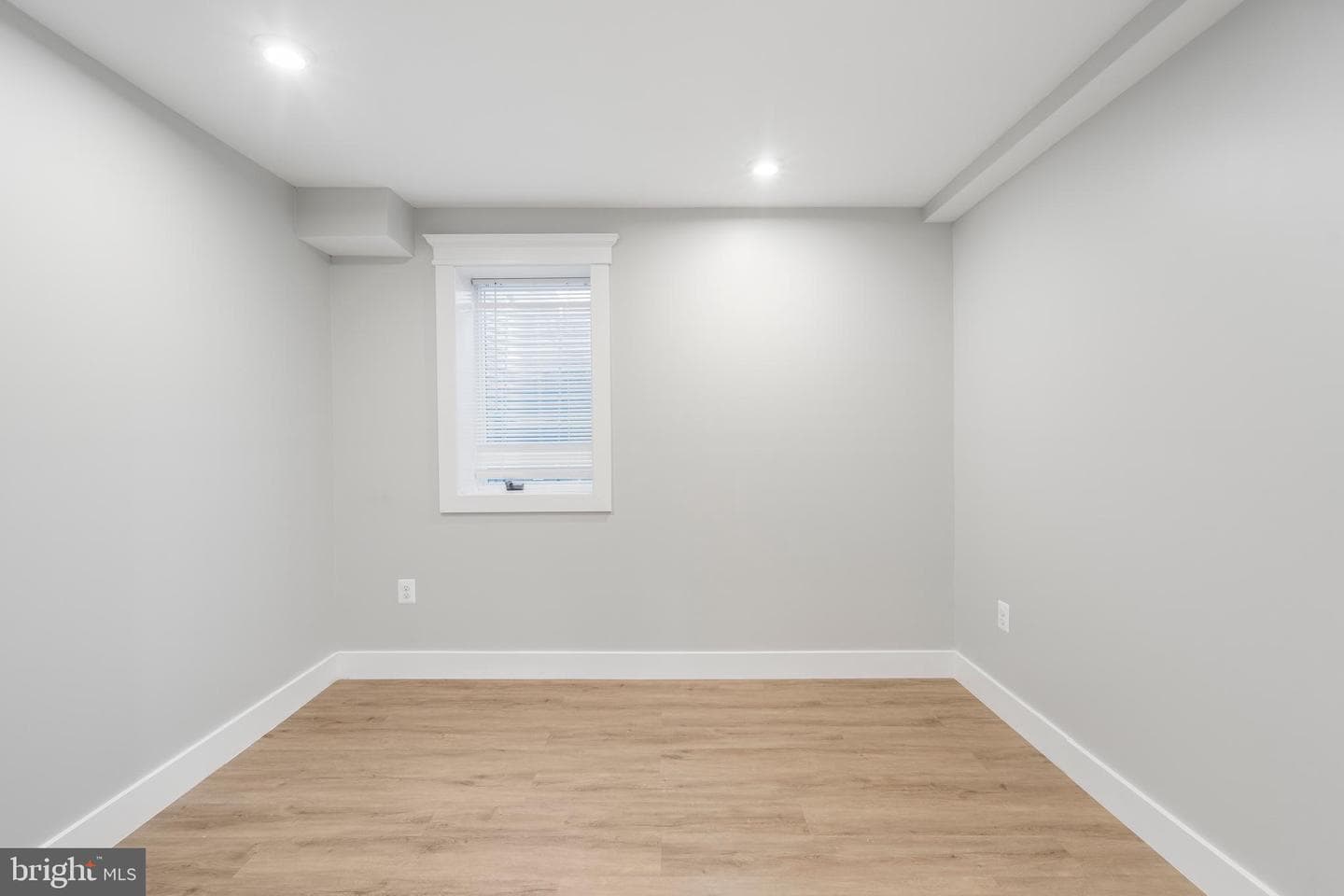 2718 E Fairmount Avenue photo 20