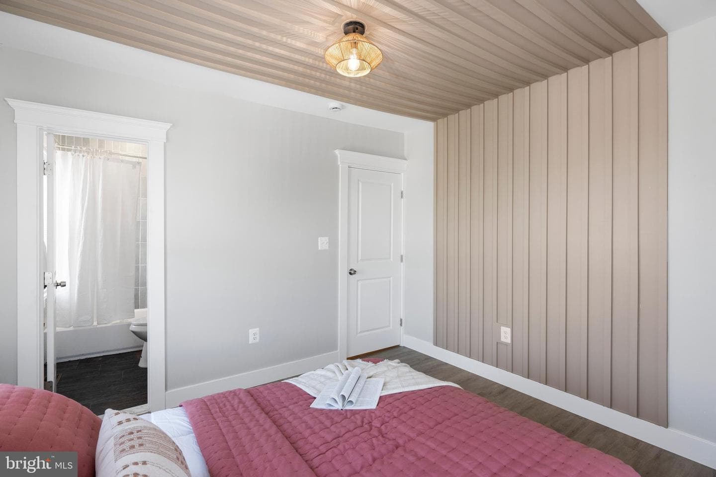 2718 E Fairmount Avenue photo 25
