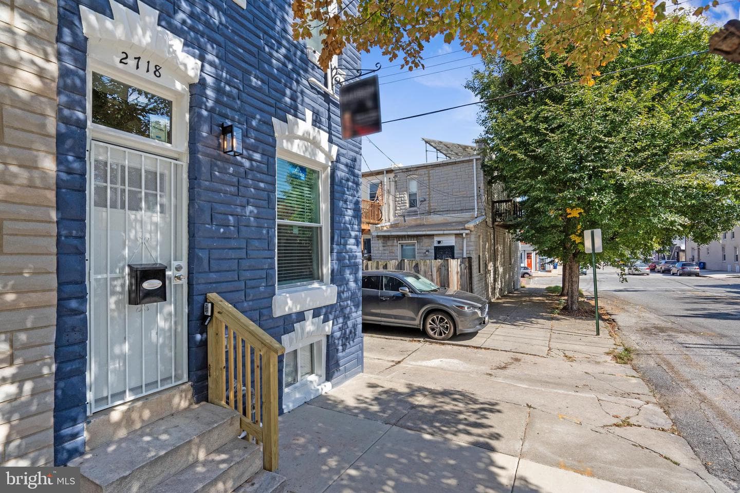 2718 E Fairmount Avenue photo 4