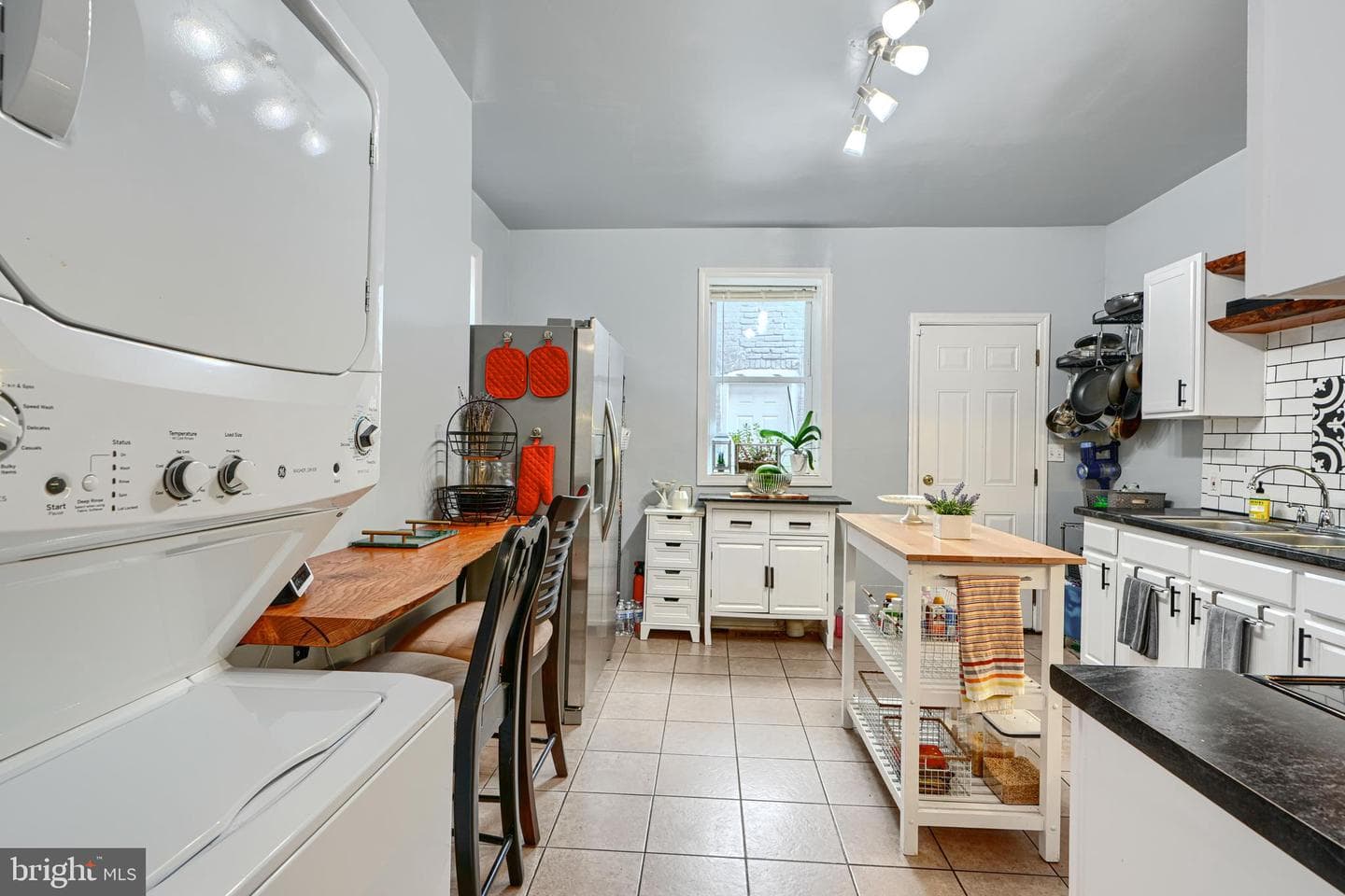 300 E 27th Street photo 15