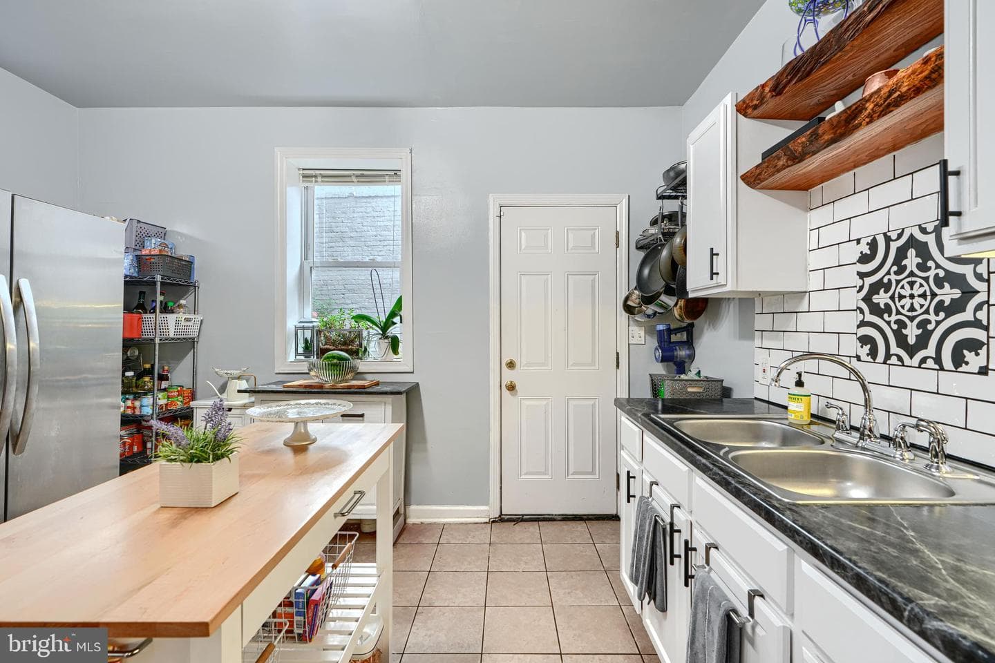 300 E 27th Street photo 21