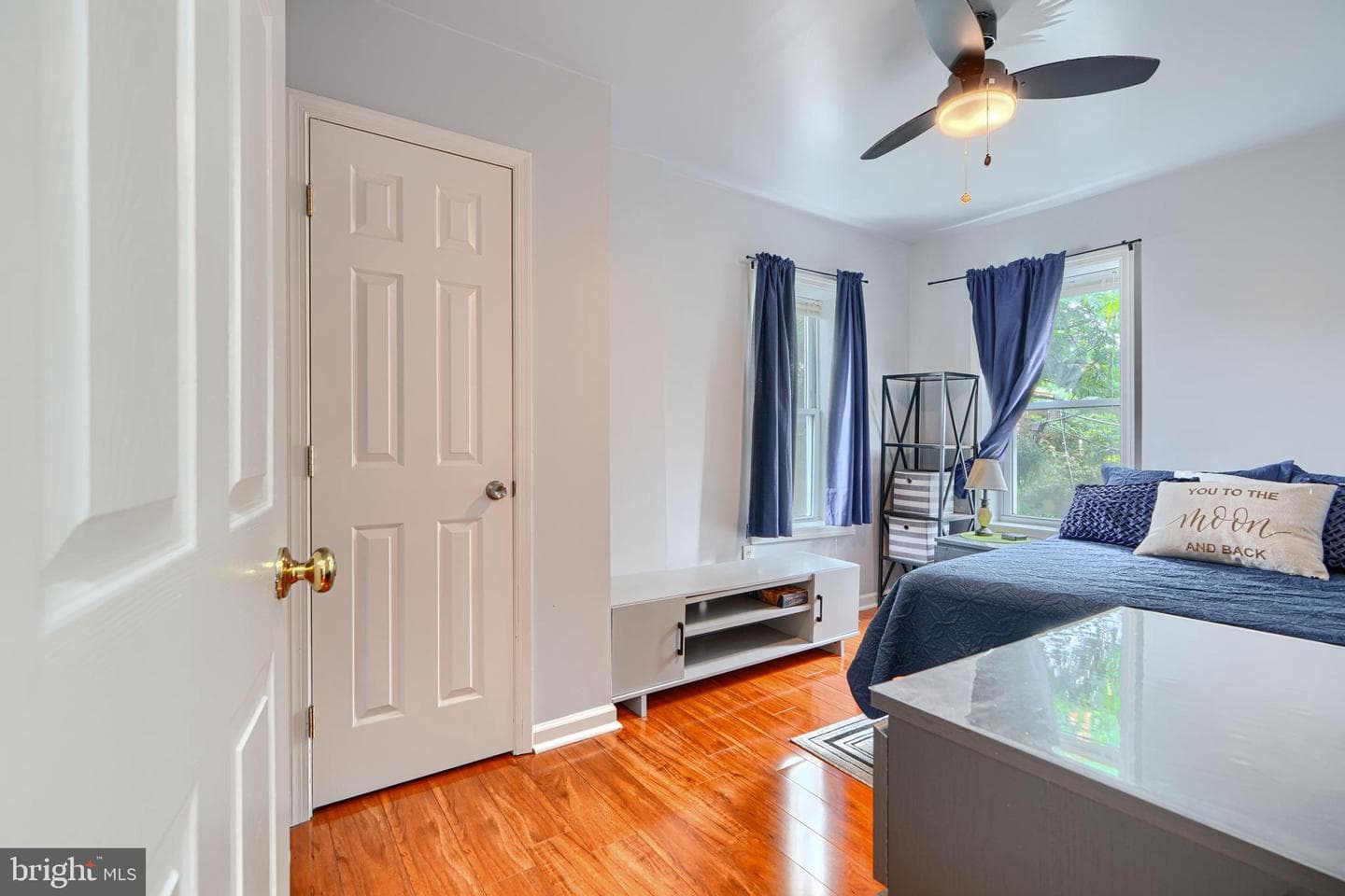 300 E 27th Street photo 29