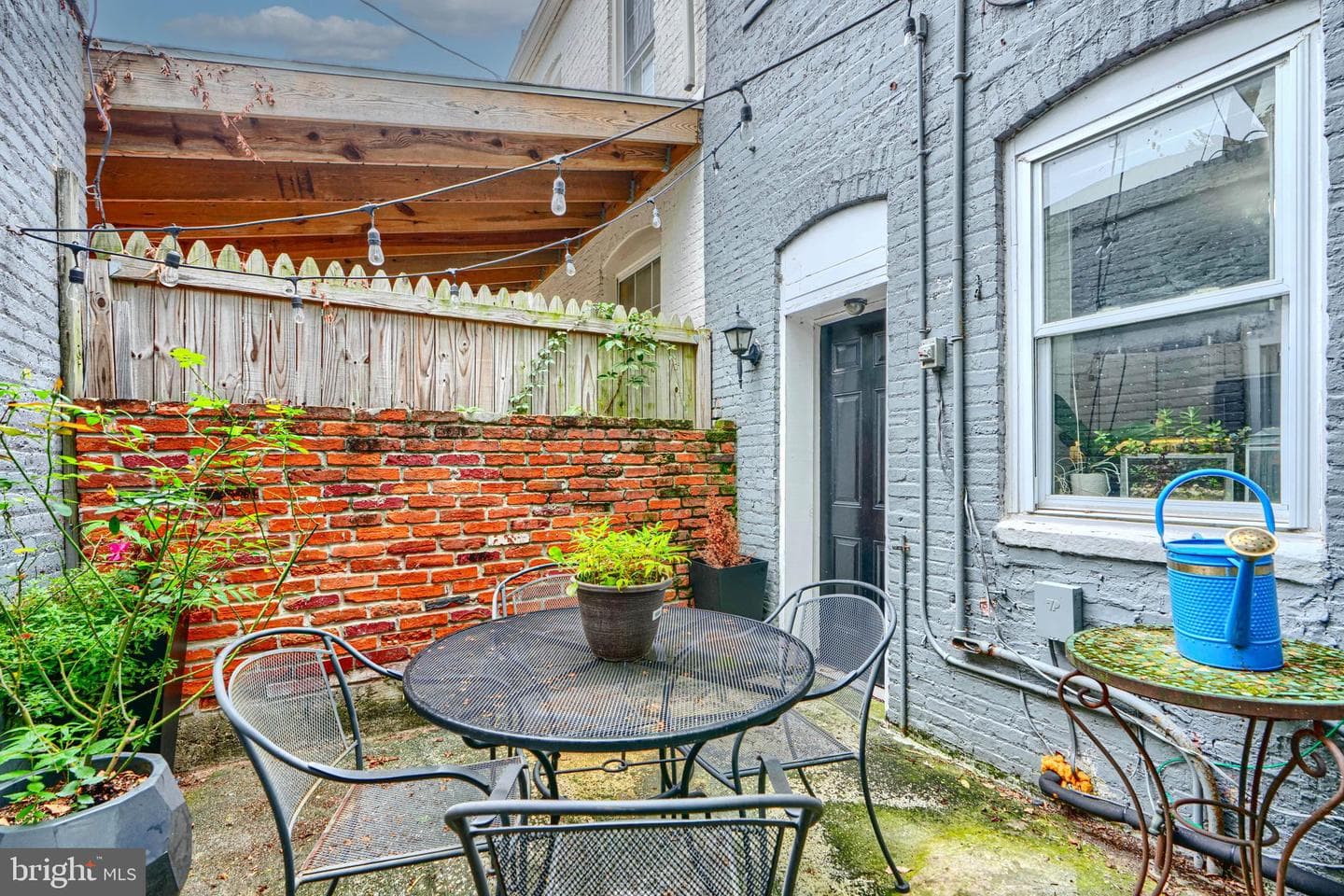 300 E 27th Street photo 38