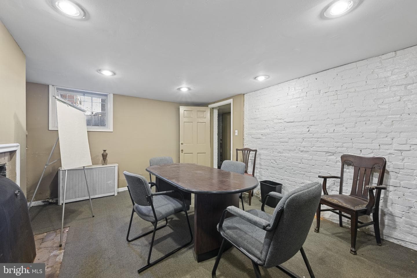 8 E Mulberry Street photo 11