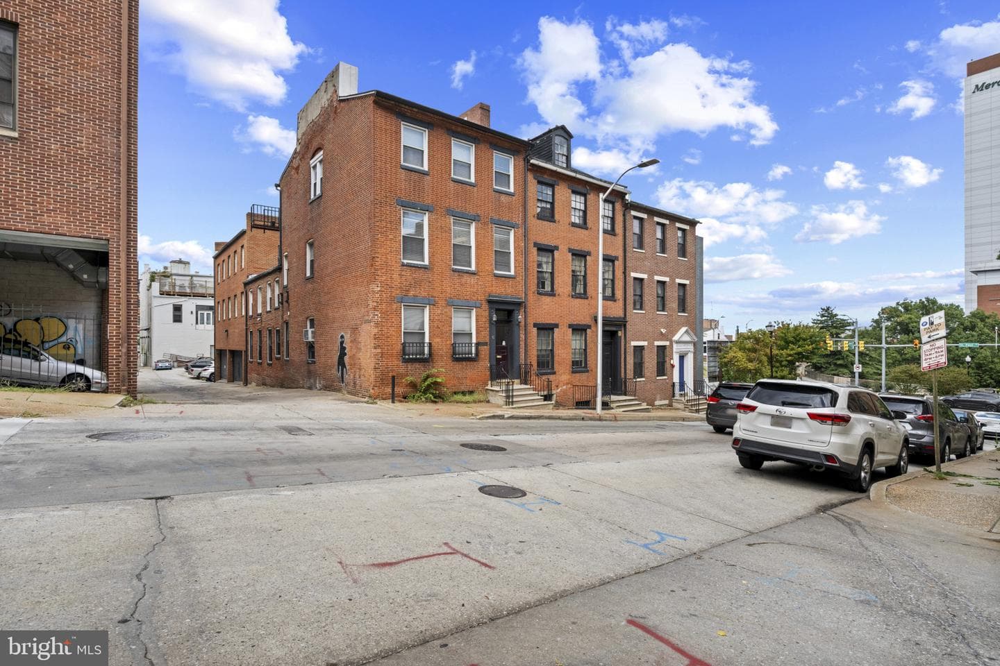 8 E Mulberry Street photo 2
