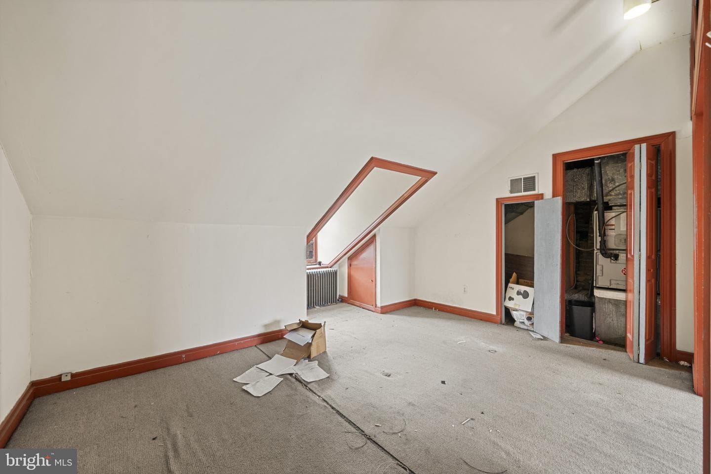 8 E Mulberry Street photo 25
