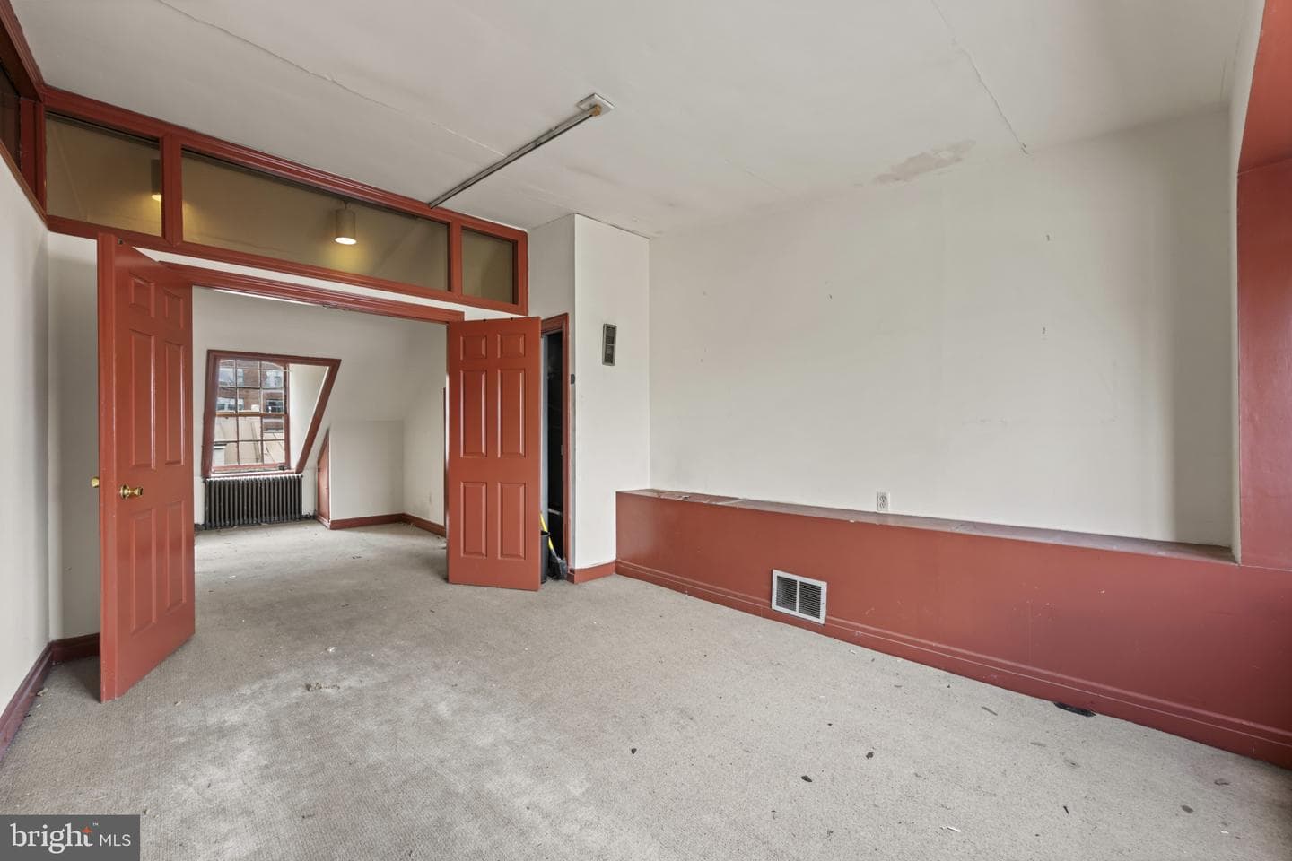 8 E Mulberry Street photo 29