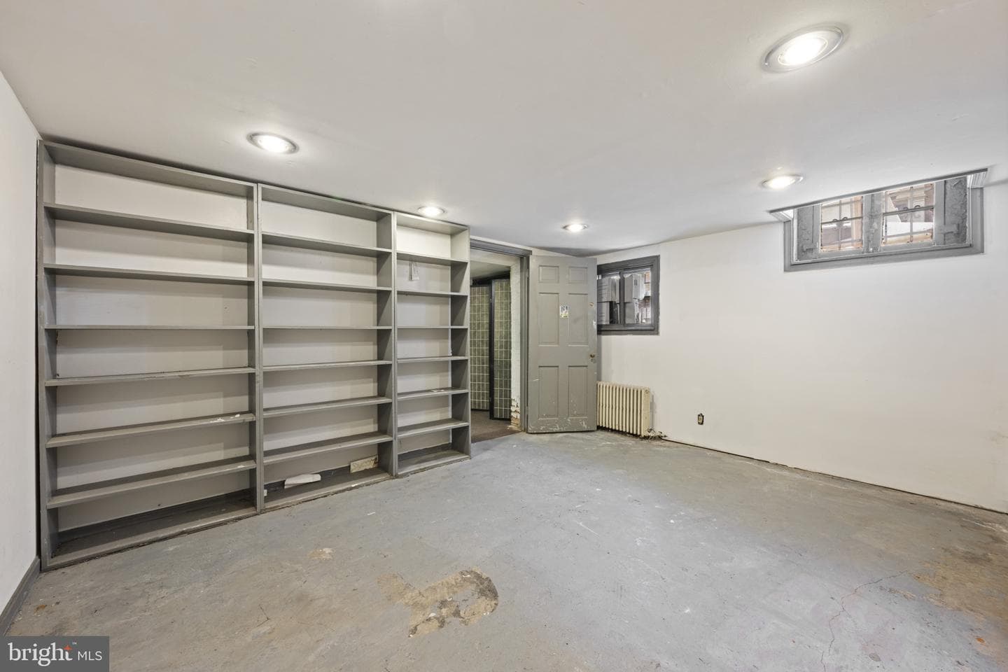8 E Mulberry Street photo 30