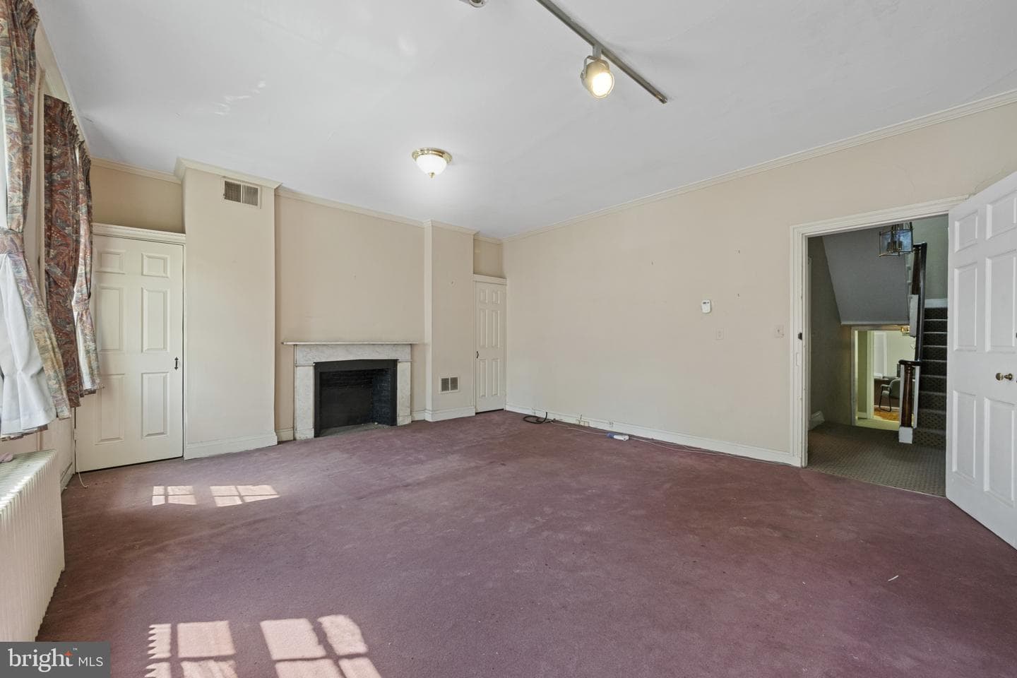 8 E Mulberry Street photo 7