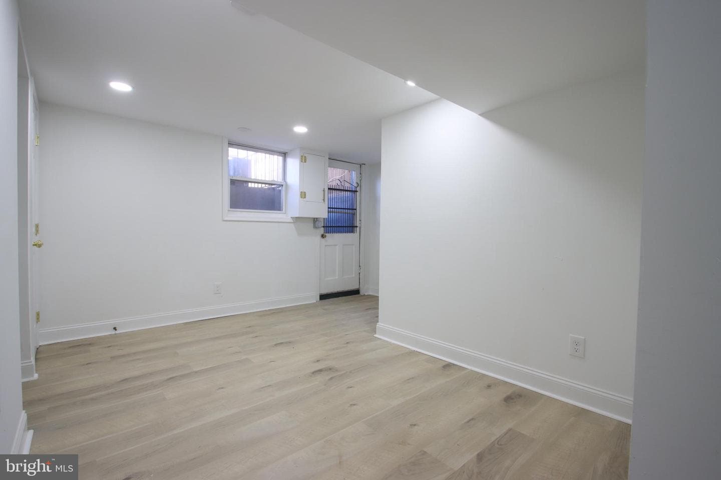578 S Beechfield Avenue photo 21