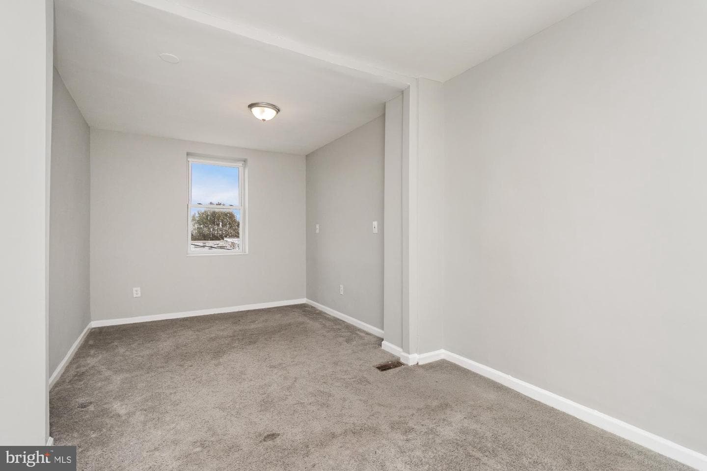 539 S Longwood Street photo 13
