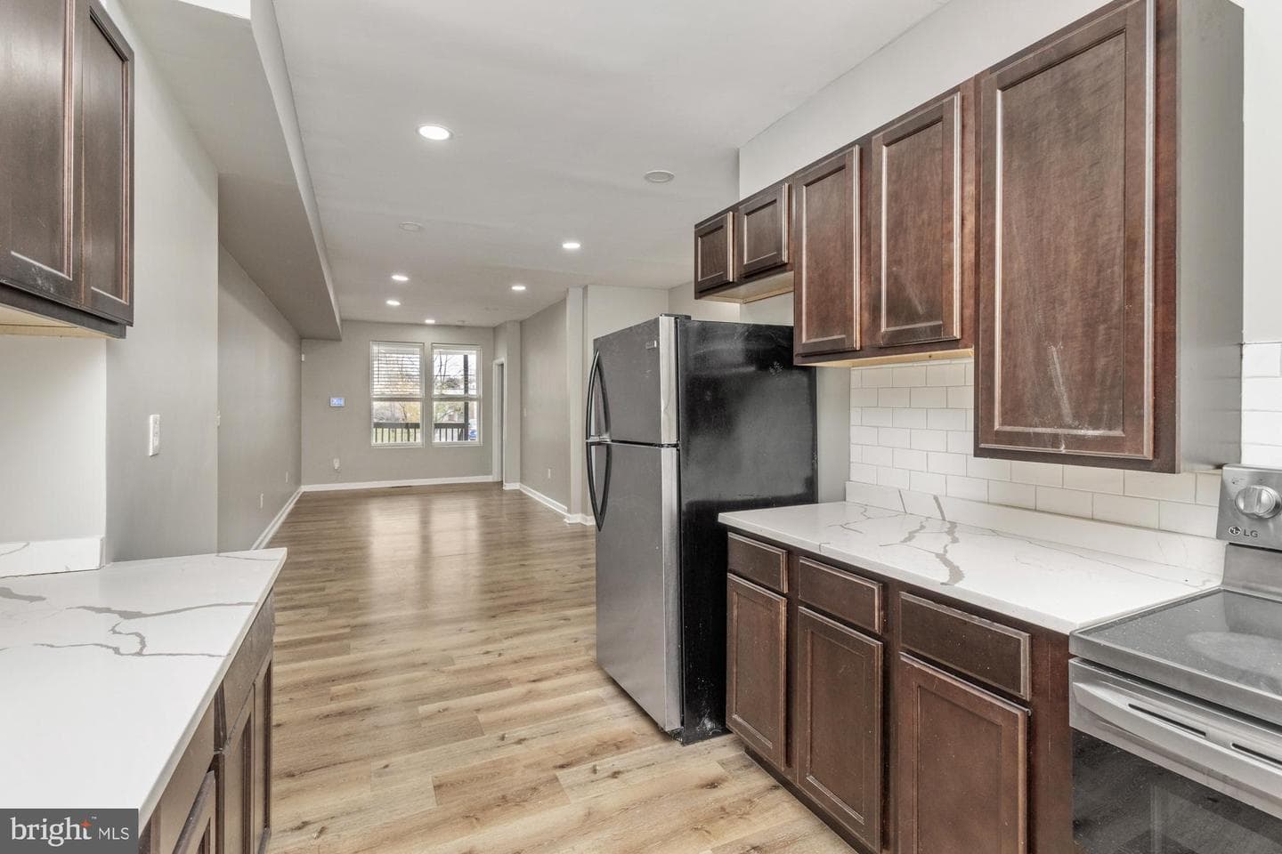 539 S Longwood Street photo 3