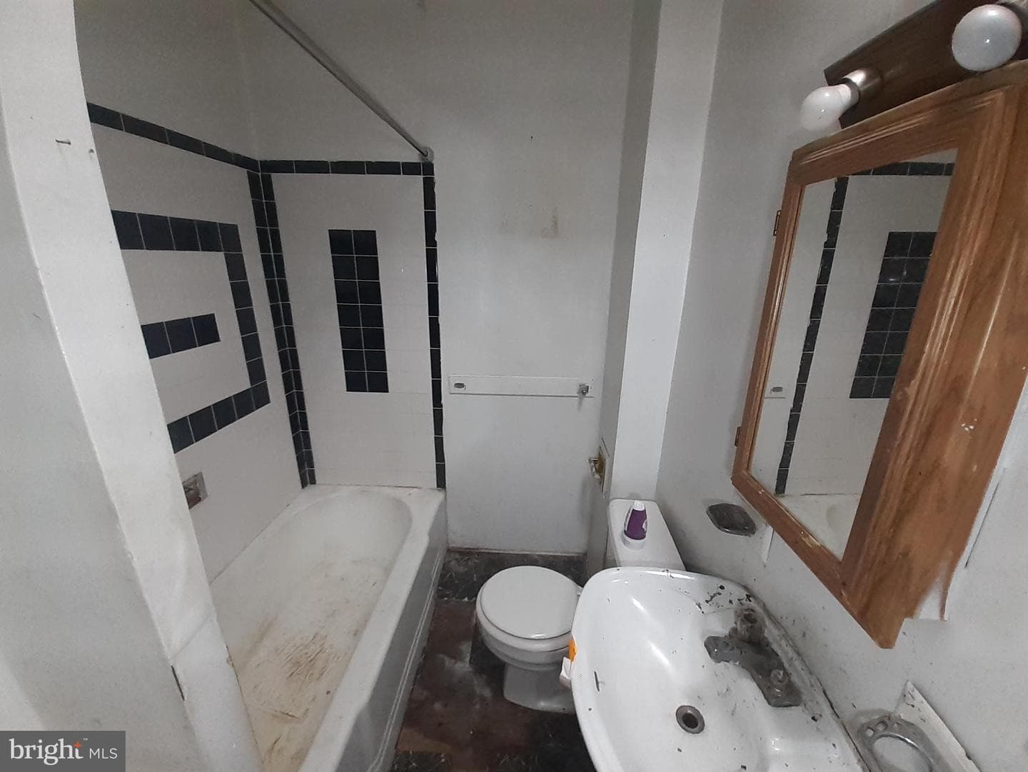 2714 Riggs Avenue photo 37
