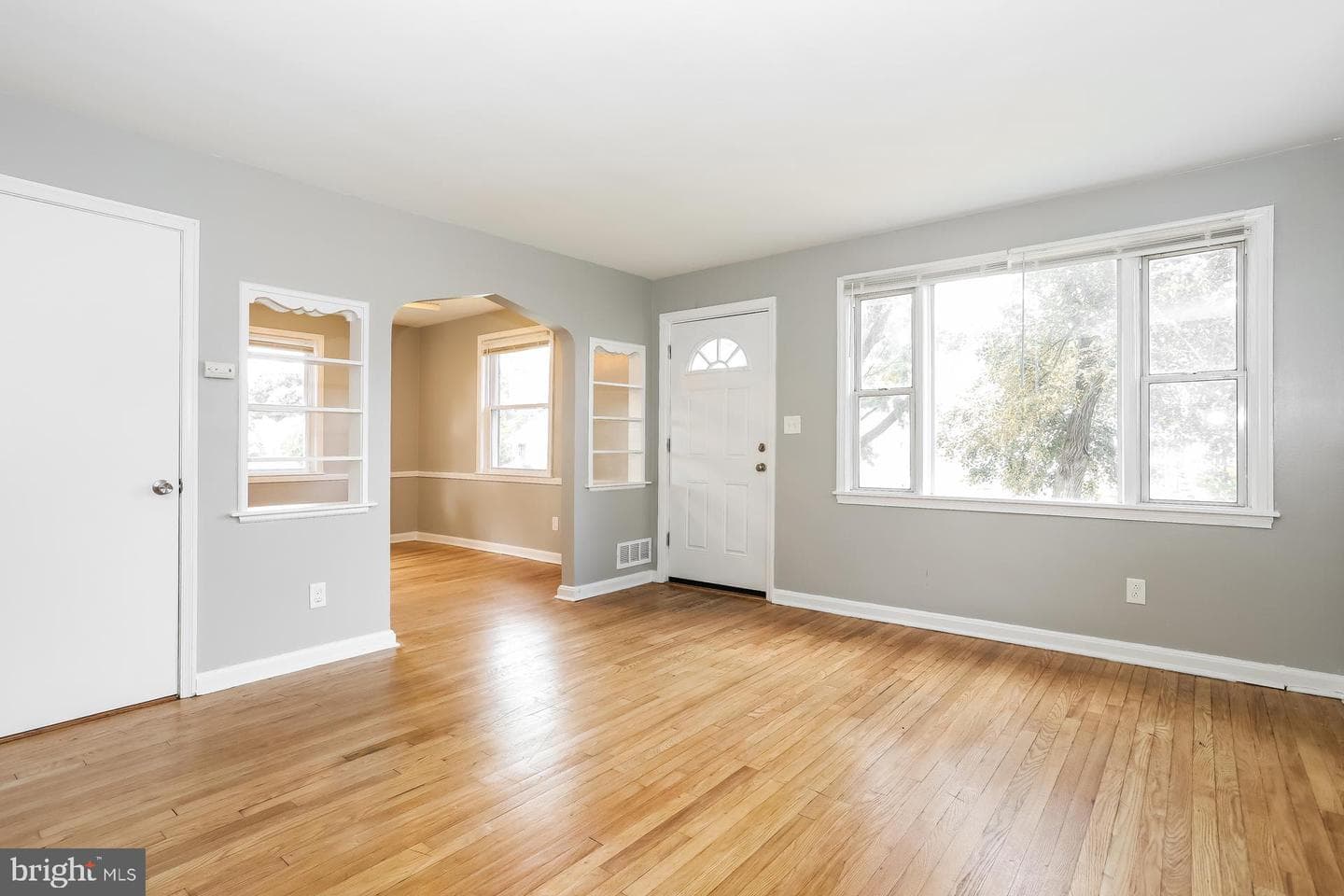 6207 Eastern Parkway photo 2