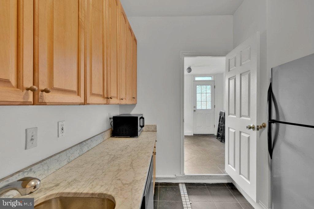 1225 S Hanover Street photo 12