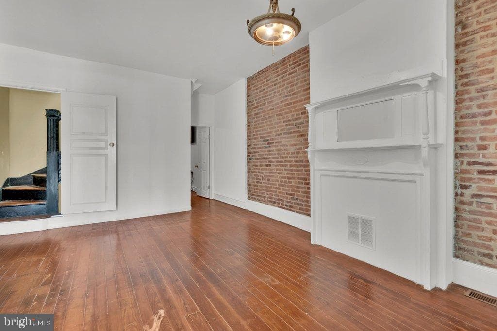 1225 S Hanover Street photo 19