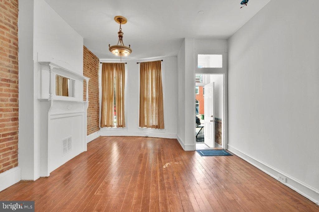 1225 S Hanover Street photo 20