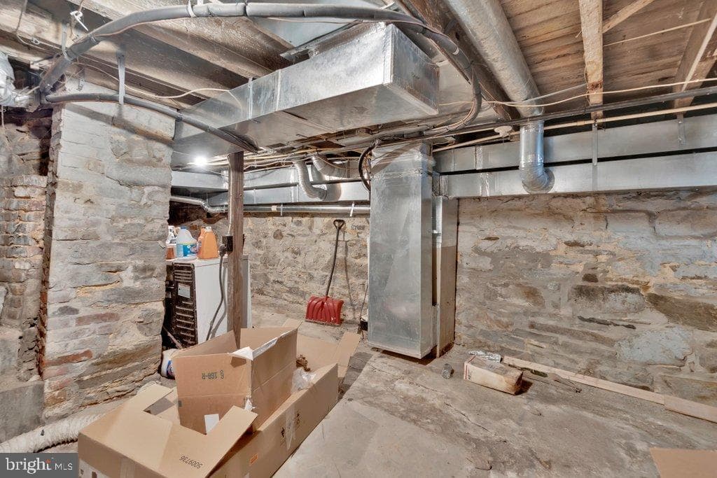 1225 S Hanover Street photo 24