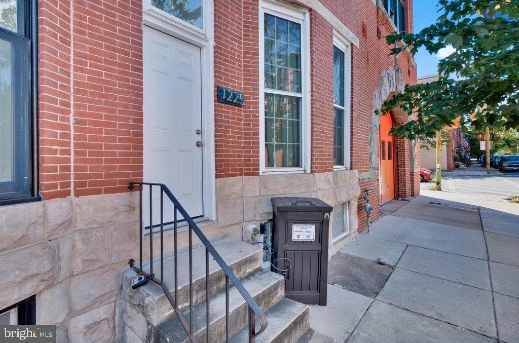1225 S Hanover Street photo 4