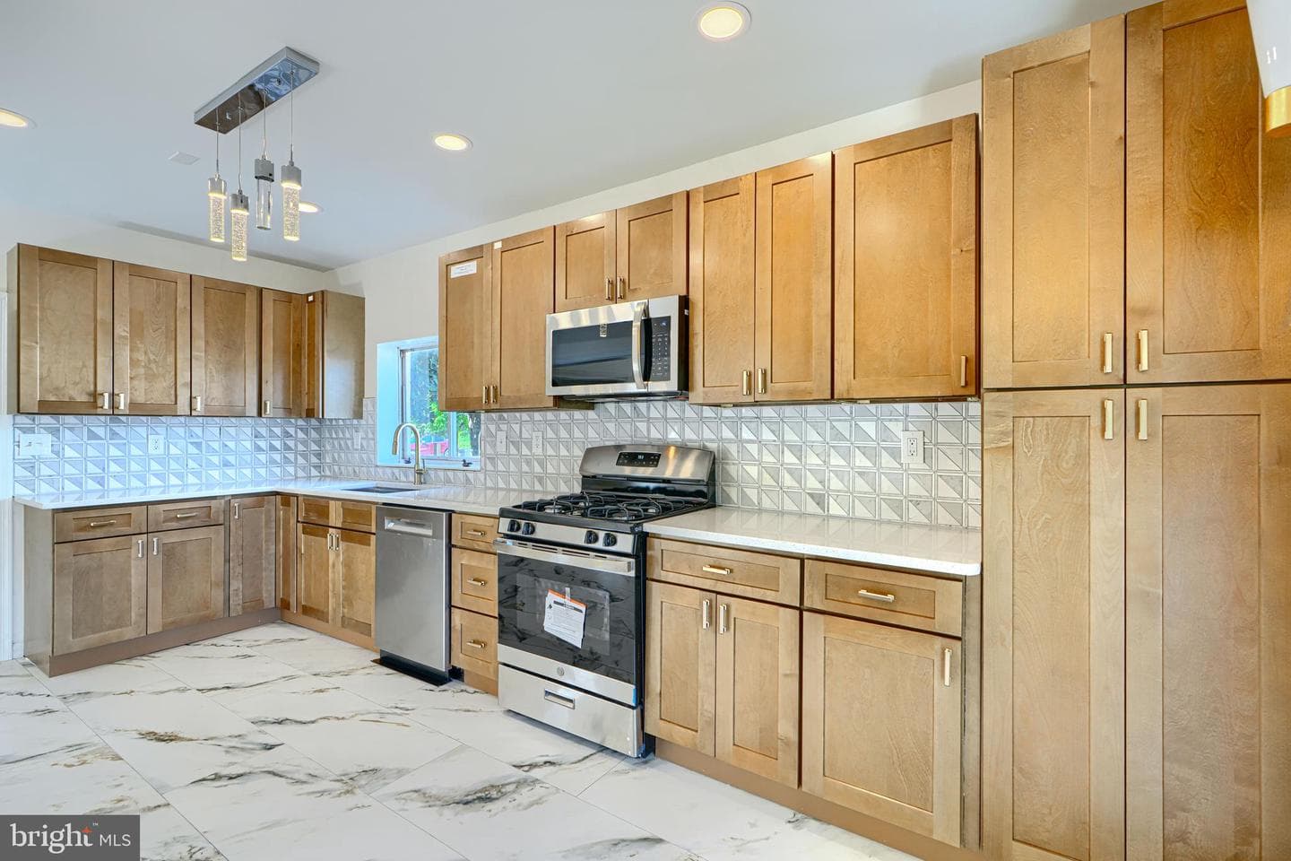 2220 Lake Avenue photo 8