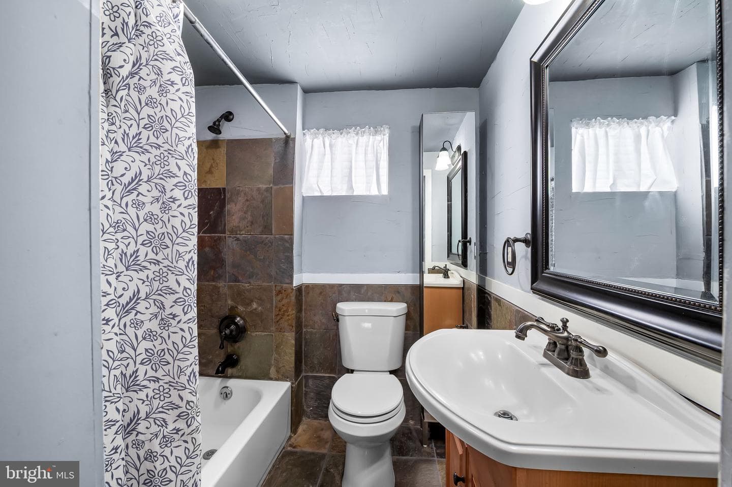 2718 Dillon Street photo 23