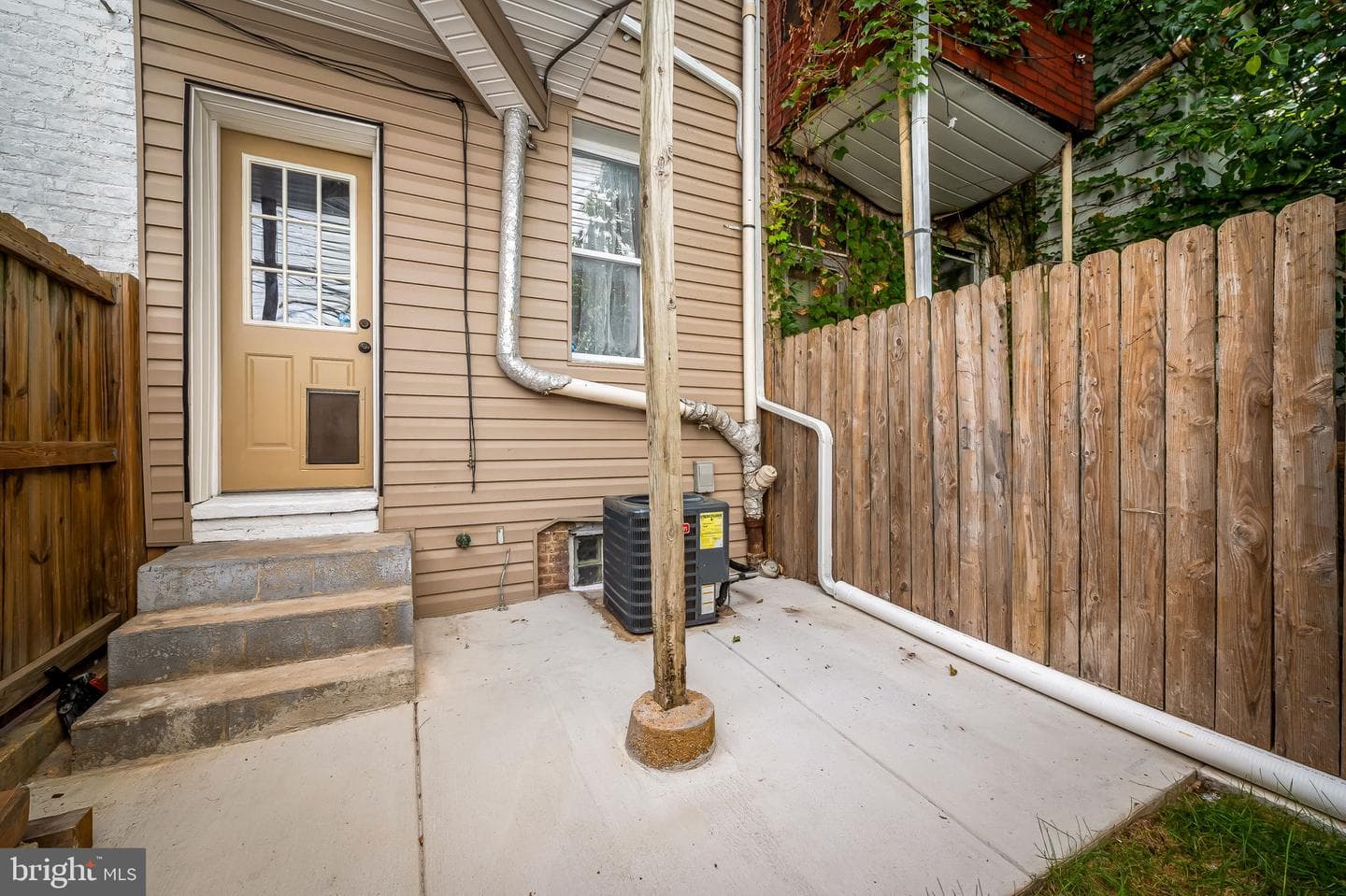 2718 Dillon Street photo 26