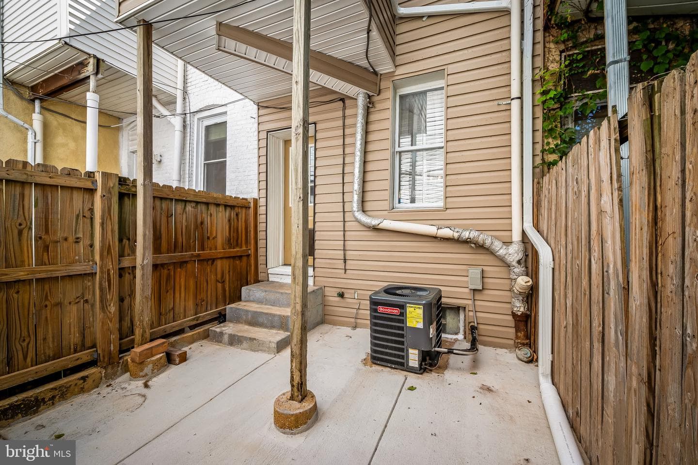 2718 Dillon Street photo 27