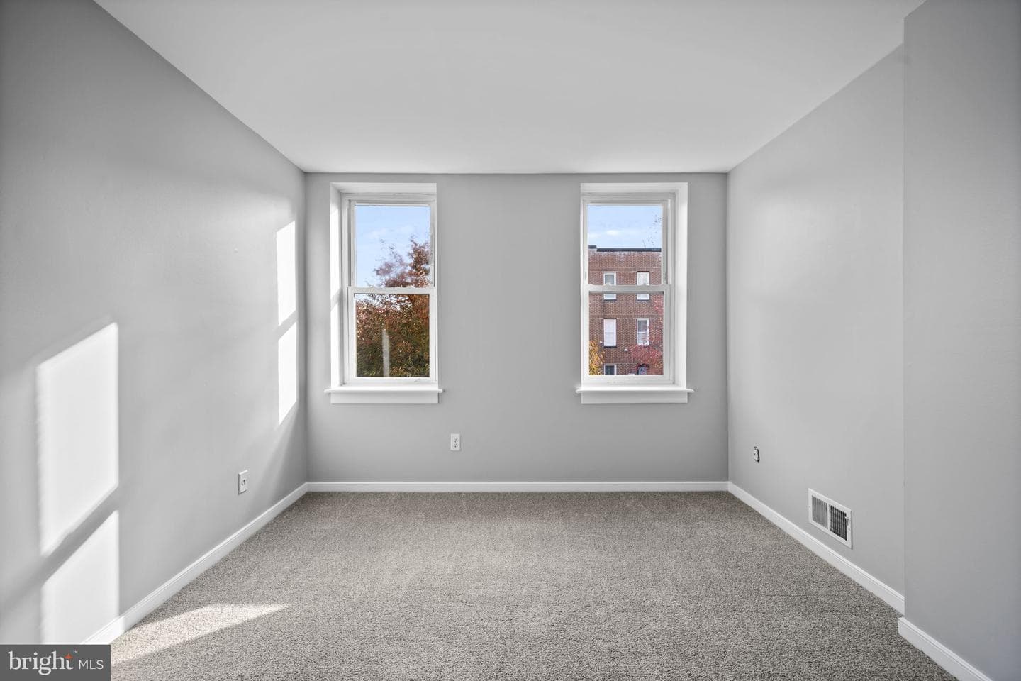738 McHenry Street photo 31