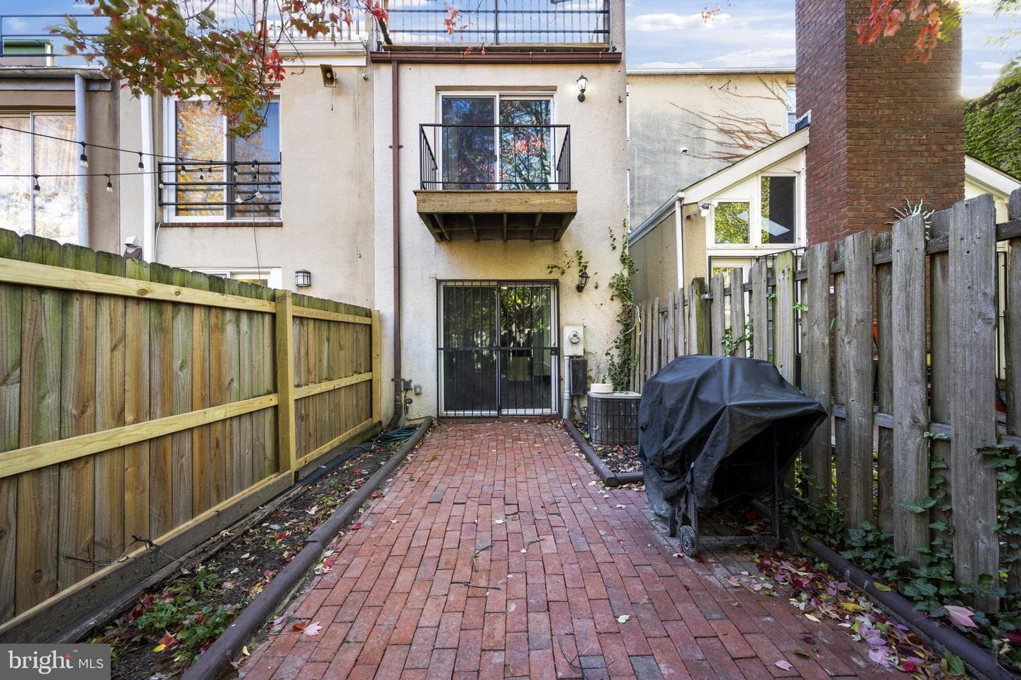 738 McHenry Street photo 38