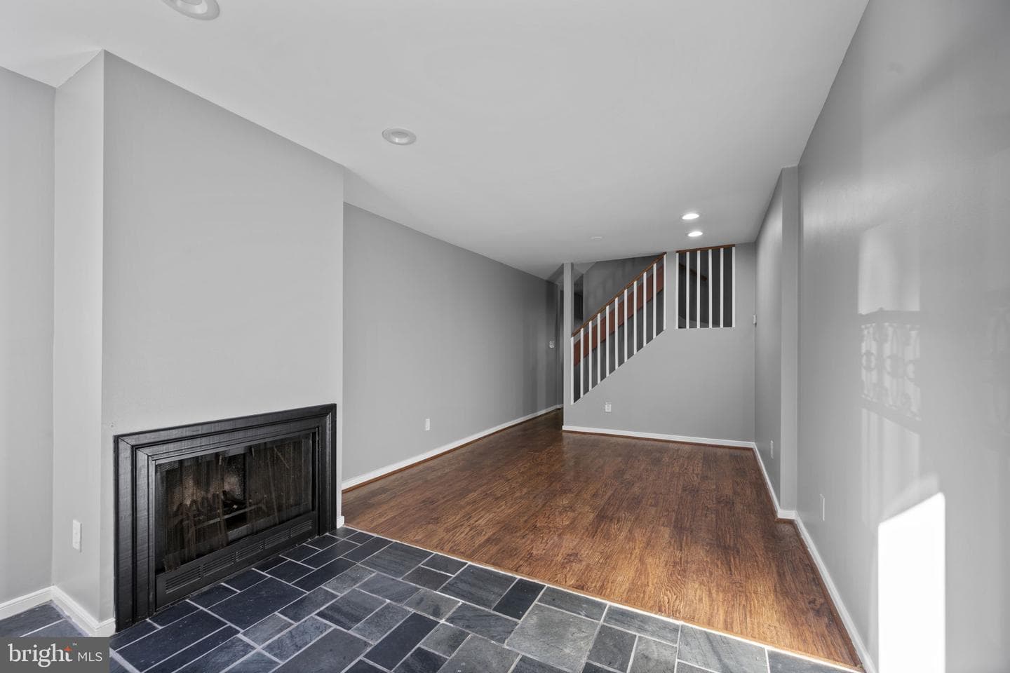 738 McHenry Street photo 4